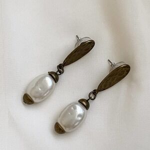 VTG Brass Hammered Pearl Dangle Earrings